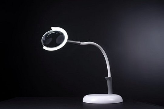 Daylight Magnifying Table LED Lamp #UN1050
